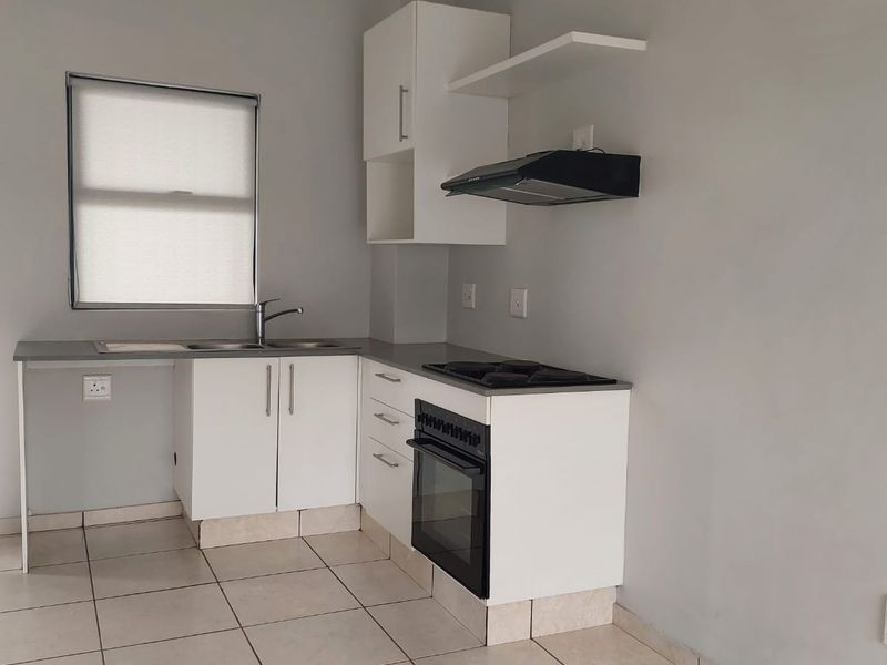 Top floor apartment in Ballito Goves available on rental - Photo 7