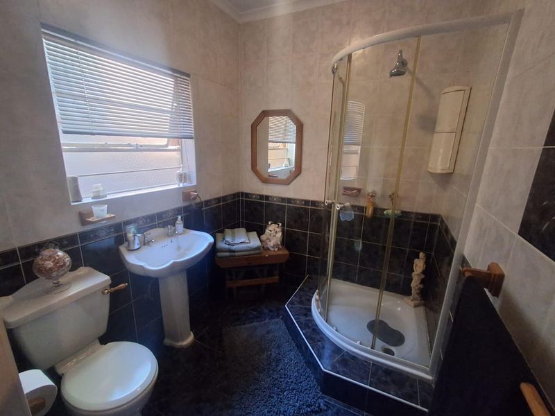 MODERN FAMILY LIVING WITH INCOME-GENERATING POTENTIAL IN MULBARTON - Photo 9