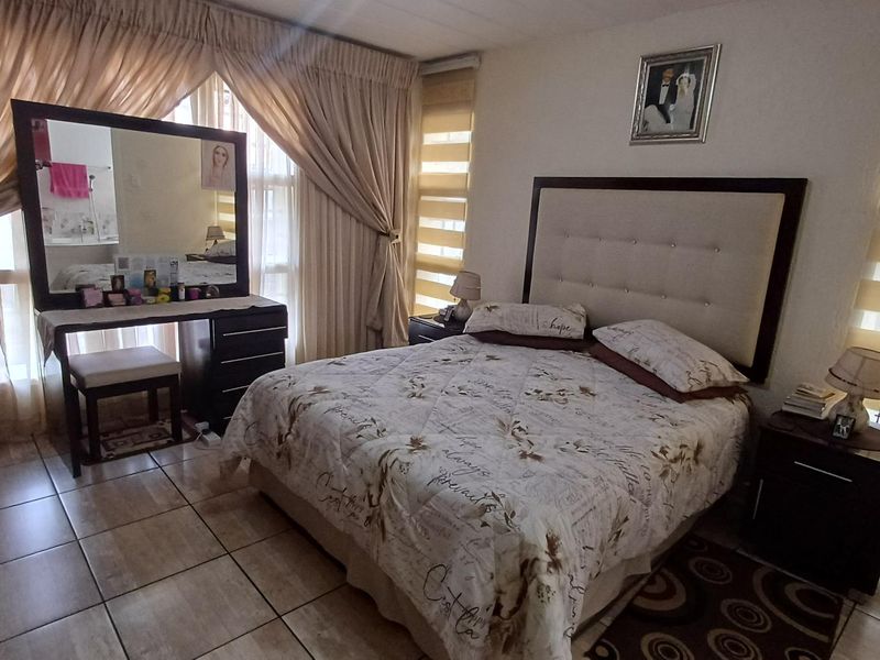 Neat as a pin - Photo 9