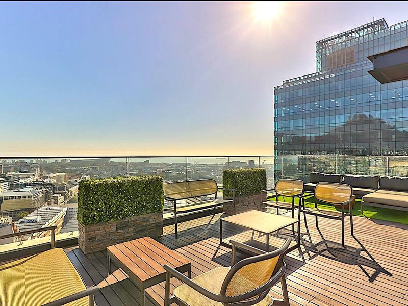 Where Style Meets Performance - 16 on Bree Studio - Photo 9