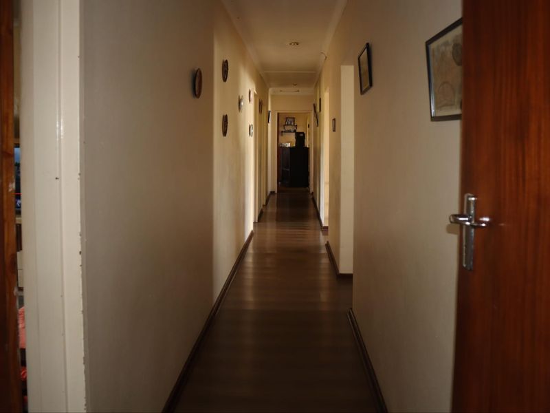 Your Perfect Family Haven: 4 Beds, Ample Space - Photo 6