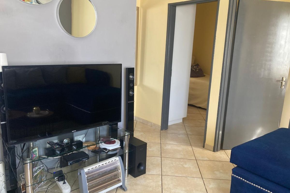 Ground floor 2 bedroom apartment for sale at Jabulani - Photo 2