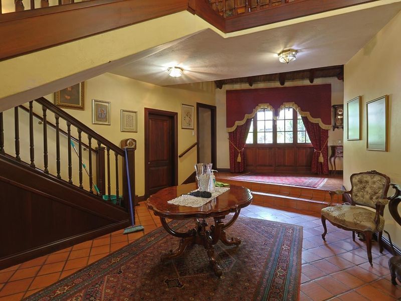 Architect-Designed Family Living with Timeless Craftsmanship in Silver Lakes Golf Estate - Photo 4