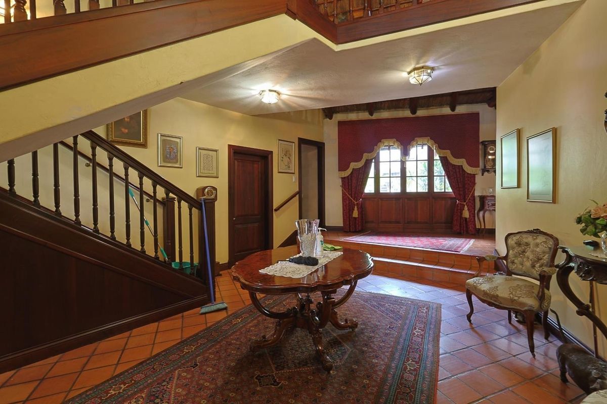 Architect-Designed Family Living with Timeless Craftsmanship in Silver Lakes Golf Estate - Photo 4