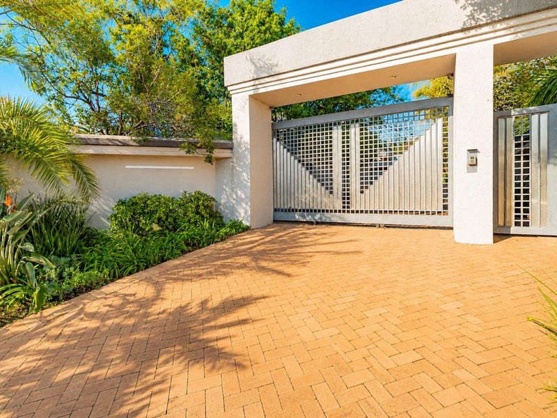 Exquisite Architectural Home with Seamless Indoor-Outdoor Living - Photo 4