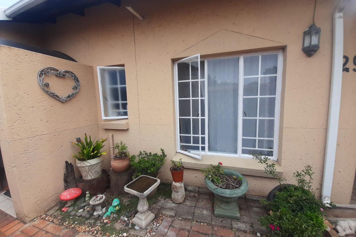 Pet Friendly 2 Bedroom Townhouse for Sale - Photo 2