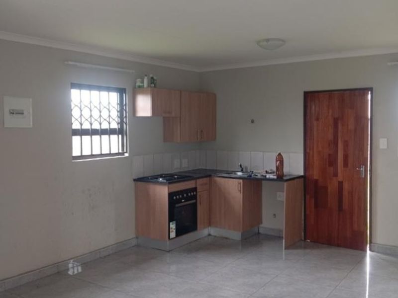 24/7 Monitored Security with Biometric Access | Executive 3-Bedroom Residence in Dawn City, Dawn Park Step into secure contemporary living - Photo 6