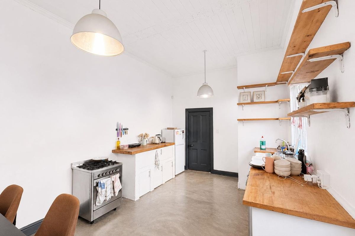 Charming 2-Bedroom Home in the Heart of Woodstock, Cape Town - Photo 5