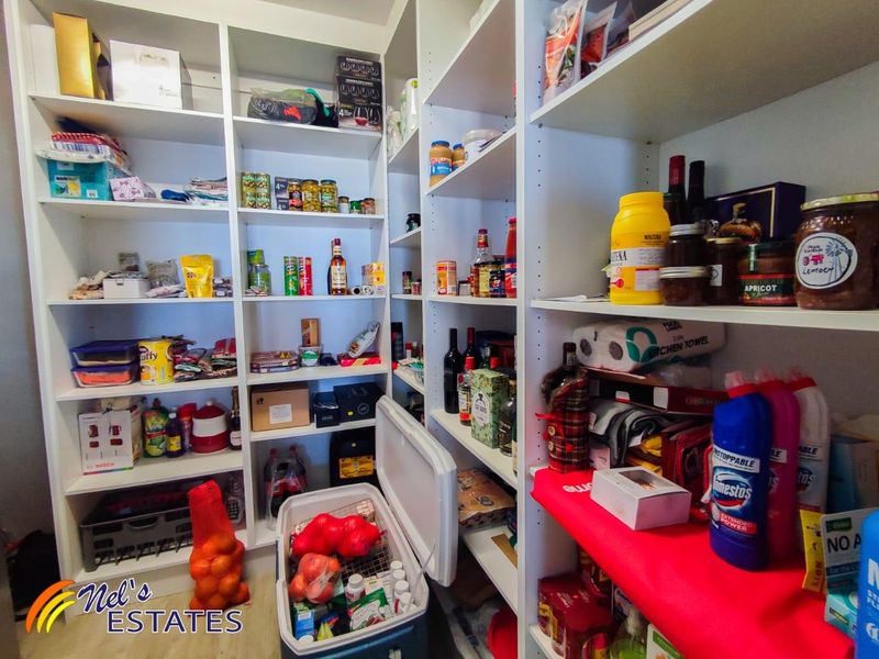 5 BEDROOM SEAFRONT HOME, MILE 4 SWAKOPMUND. - Photo 8