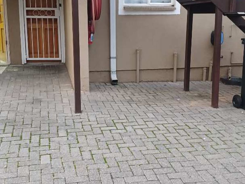 GROUND FLOOR UNIT - Photo 5