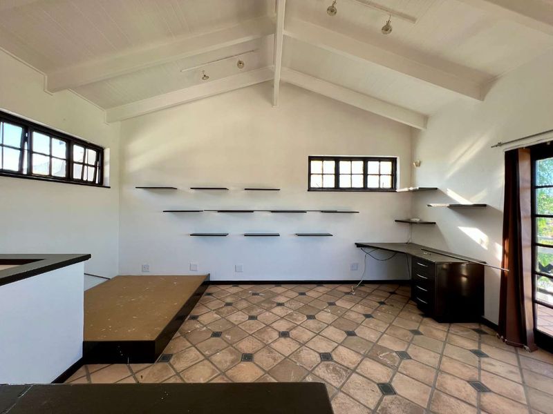 Semi-furnished & versatile rental property in Eros - Photo 10