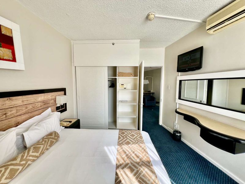 Prime Braamfontein Suite: Your Investment Goldmine - Photo 9