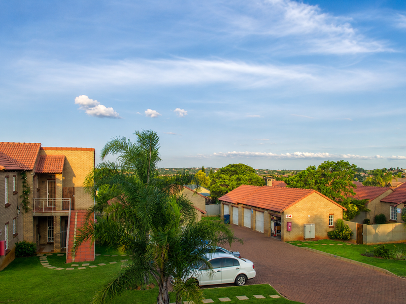 CALLING ALL INVESTORS – TENANT IN PLACE UNTIL FEBRUARY 2027 - 2 BEDROOM TOWNHOUSE FOR SALE IN MORELETAPARK - - Photo 9