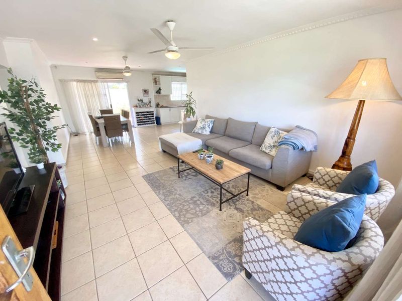 Hendra Estates - Stunning, Pet-Friendly Simplex With Private Pool in Somerset Park To Rent - Photo 4