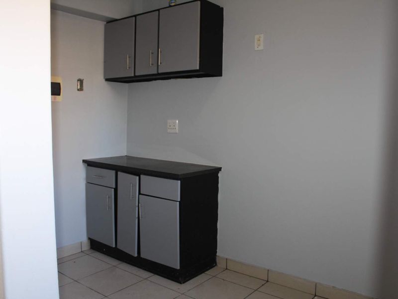 Affordable 2.5-Bedroom  Apartment Available for Rent in Sunnyside | R6 890 - Photo 6