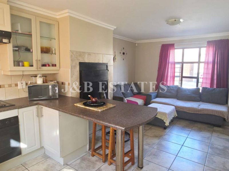 2 Bedroom Townhouse In Prime Area - Photo 4