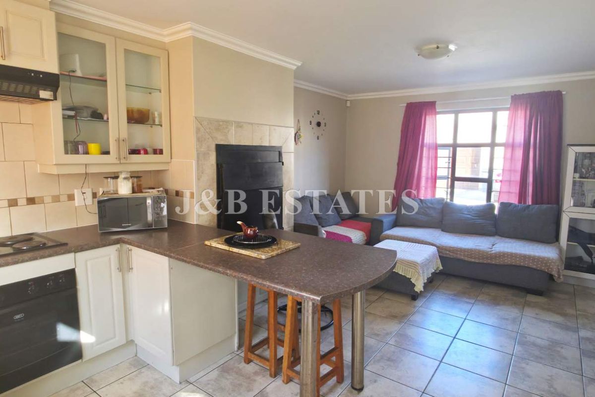 2 Bedroom Townhouse In Prime Area - Photo 4