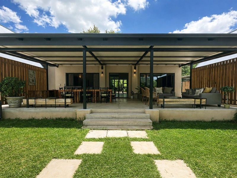 Private Lodge Living in Hoedspruit Wildlife Estate - Photo 2