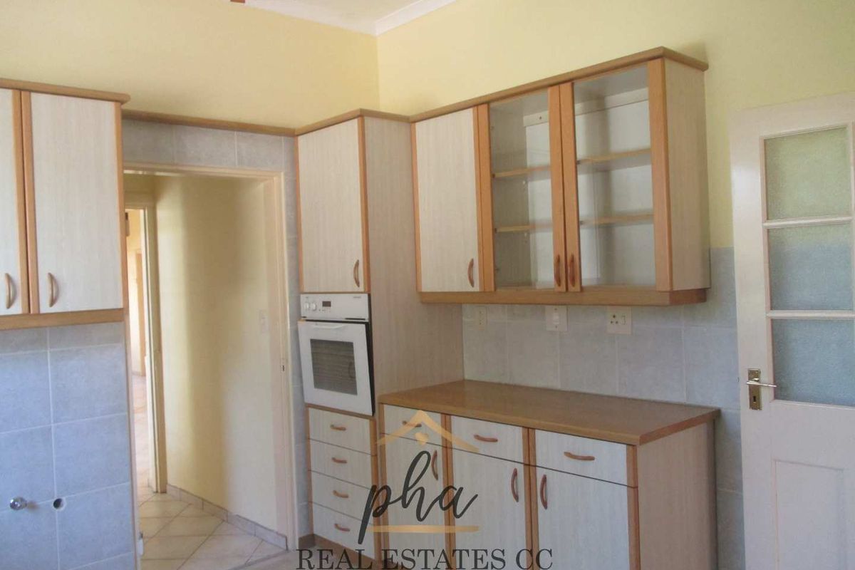 Endless Possibilities Await – Spacious Property in the Heart of Swakopmund - Photo 5