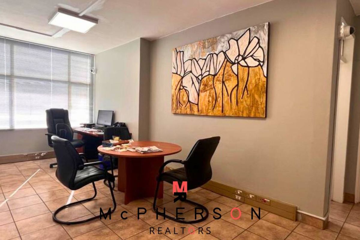 Office Block For Sale - Photo 2