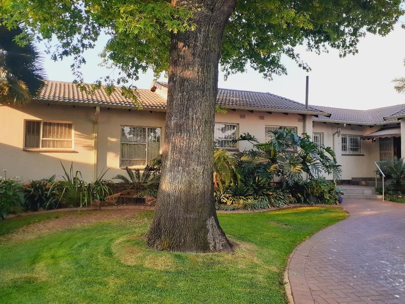 WELL KEPT PROPERTY IN THE HEART OF SUNWARDPARK!!! - Photo 5