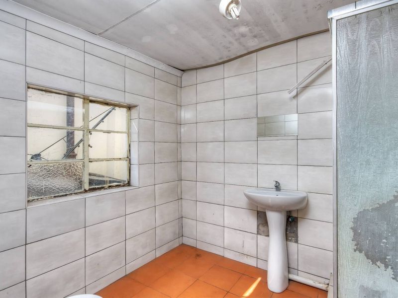 4 Bedroom 2 bathroom family home - Photo 5