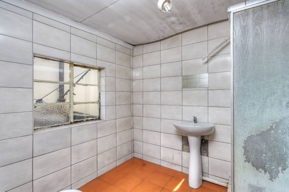 4 Bedroom 2 bathroom family home - Photo 5