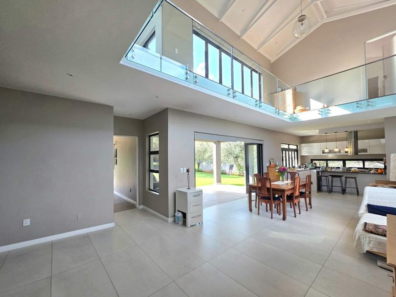 4 Bedroom House plus study and more to Rent in Steyn City - Photo 8