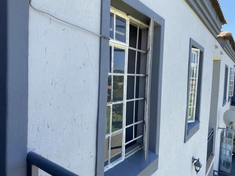 Spacious 1 Bedroom Apartment In A Secure Estate- Brakpan North - Photo 2