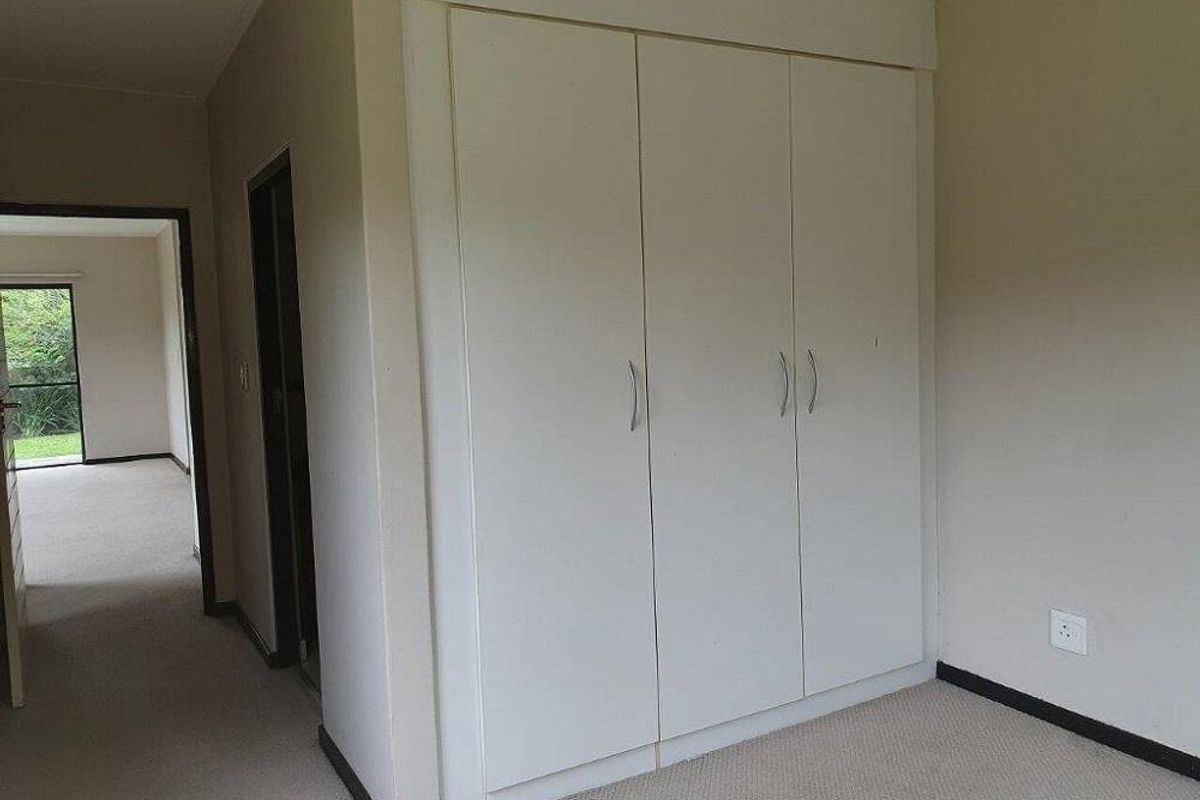 2 Bedroom 2 Bathroom Ground floor apartment for rent in beautiful Golf Estate R9000 available 1 August - Photo 5