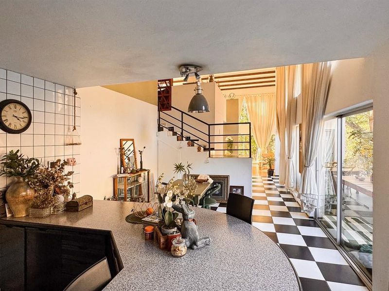 Modern Family Home with Pool in Prime Ludwigsdorf - Photo 8