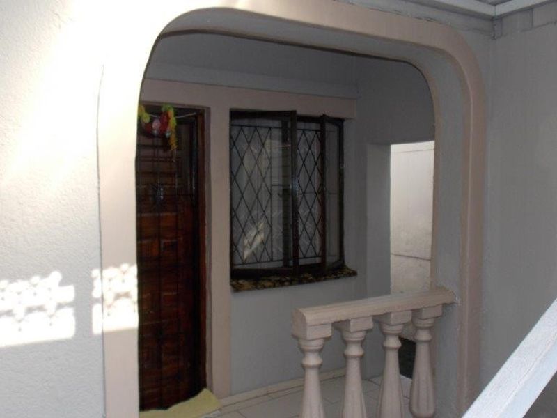 Cozy Family Home in Westcliff with Great Security Features - Photo 7