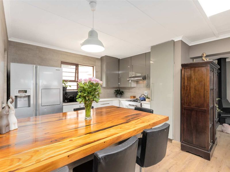 2 Bed home with flatlet in Radiokop - Photo 8