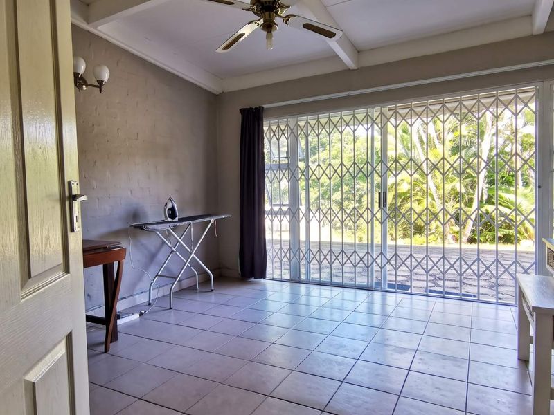 Spacious Family Home with Pool & Entertainment Area in Westville To Let - Photo 6