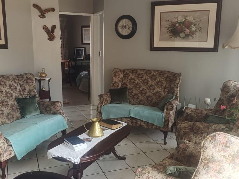 BEAUTIFUL TOWNHOUSE FOR SALE IN SECURE COMPLEX!!!! - Photo 9