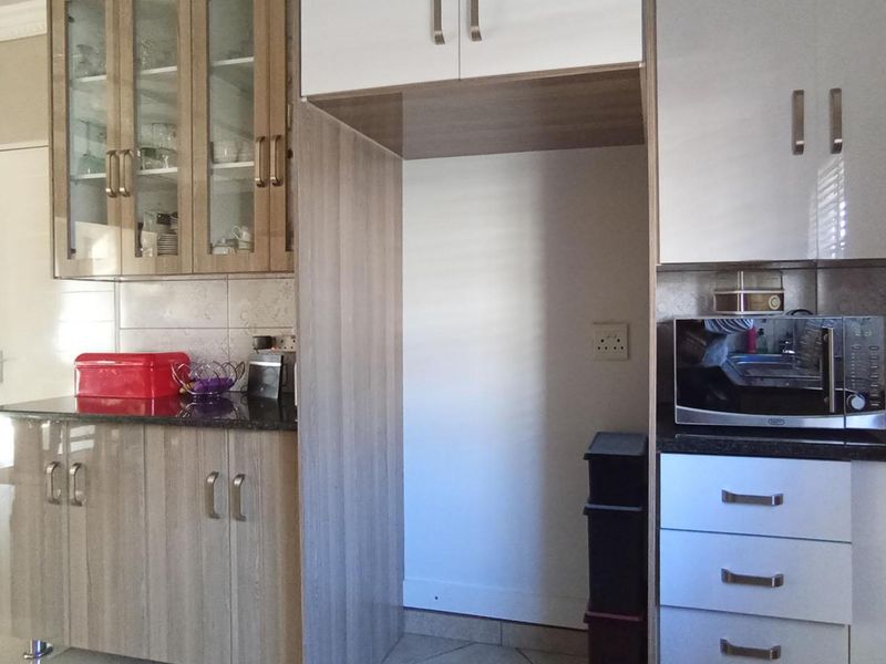 Welcome to your new home in the heart of Clarina. - Photo 3