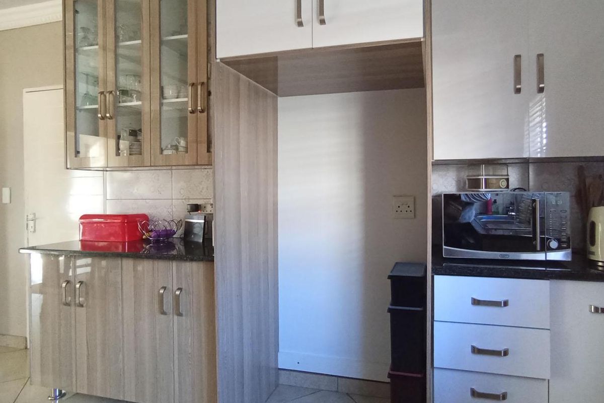 Welcome to your new home in the heart of Clarina. - Photo 3