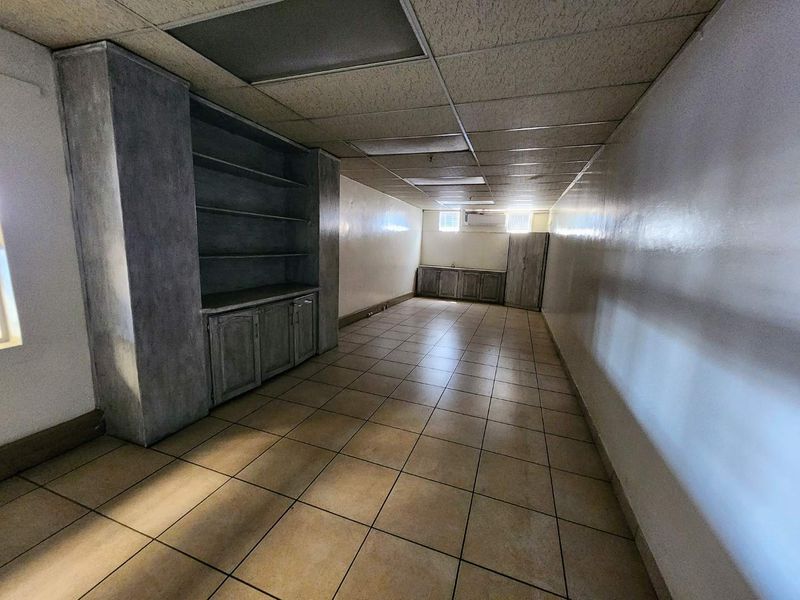 High Exposure Automotive & Retail Power Site on Steve Biko Road – 5,500m2 Mixed Use Facility - Photo 9