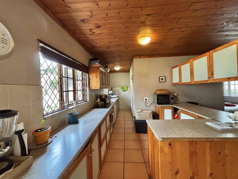 Spacious Family Living in a Convenient Scottsville Location - Photo 7
