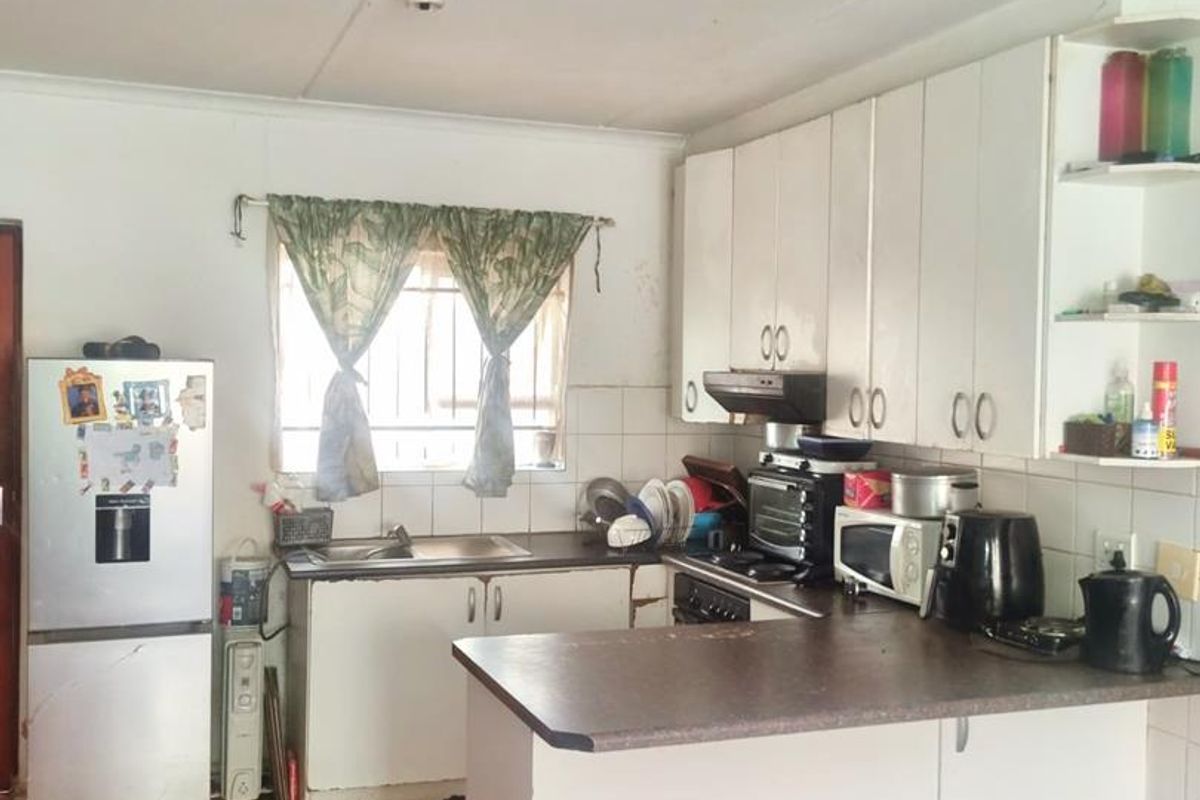 2 Bedroom apartment, Goodwood. - Photo 4