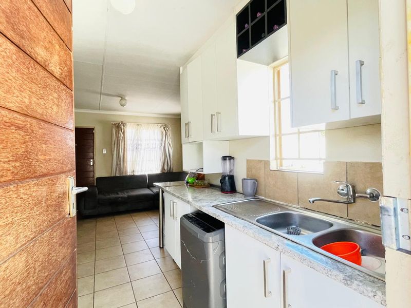 3 Bedroom House For Sale In Sky City EXT 33 - Photo 9