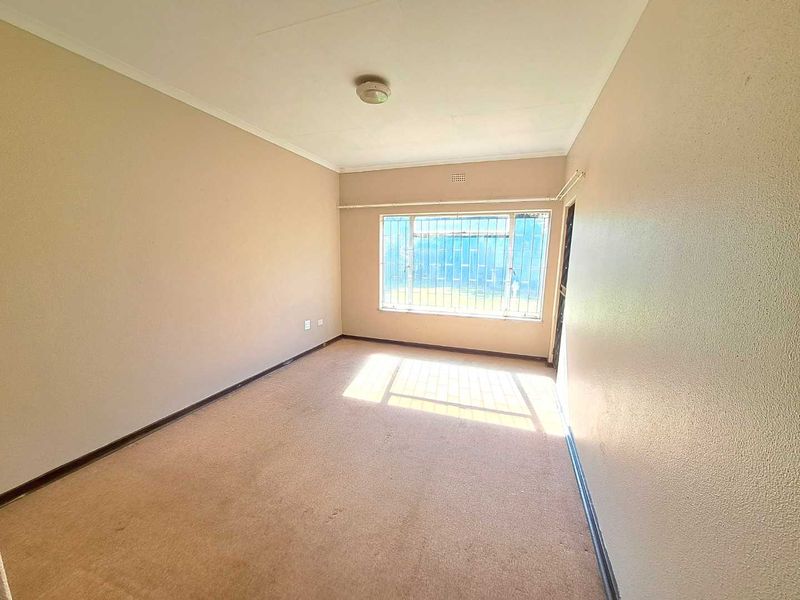 3 Bedroom Family Home with Flatlet for Sale in Witfield - Photo 5