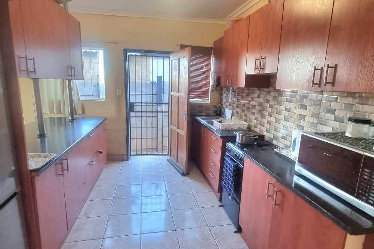 HOUSE FOR SALE IN GREENWELL, KATUTURA - Photo 3