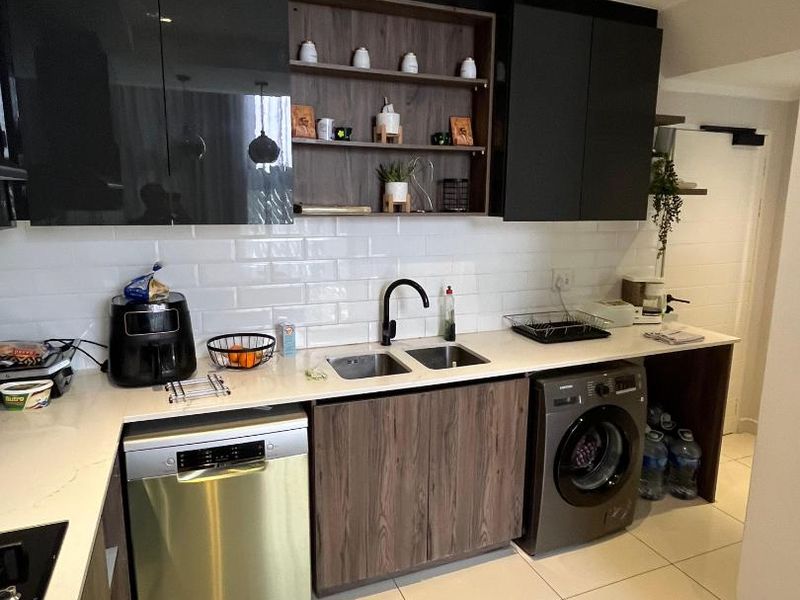 Modern Prestige Living in the Heart of Bryanston West - Photo 6