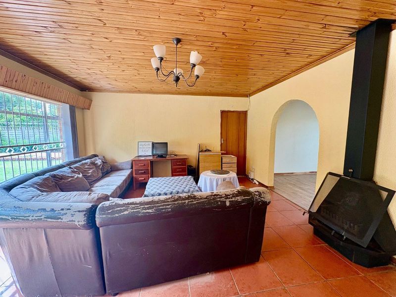 Well-located, well-kept family home with flat. - Photo 3