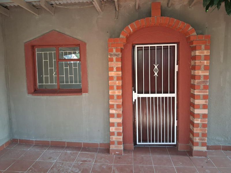 Two houses on stand for sale in central Nelspruit - Photo 1