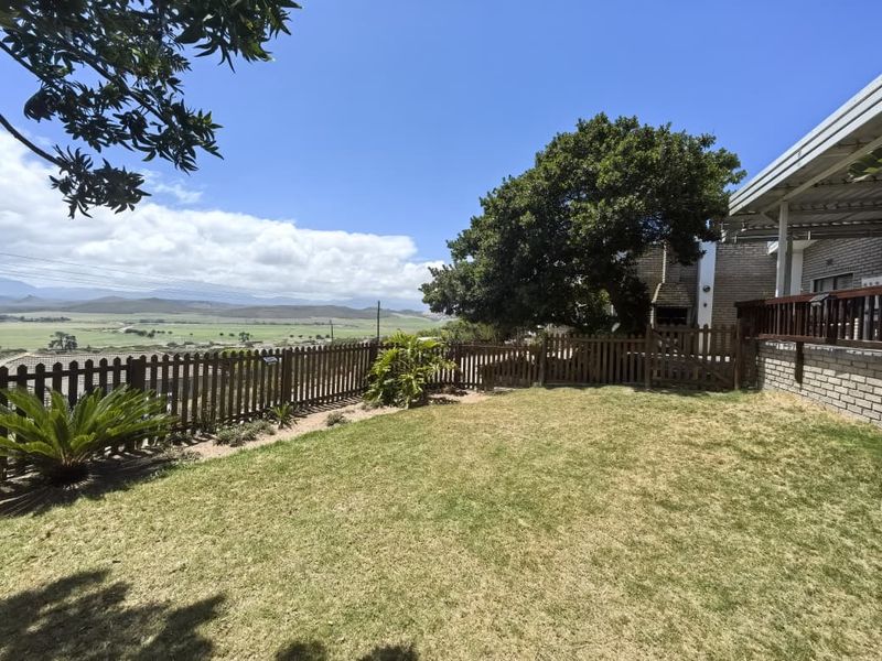 Comfortable Living Close to Amenities in Desirable Fraaiuitsig - Photo 1