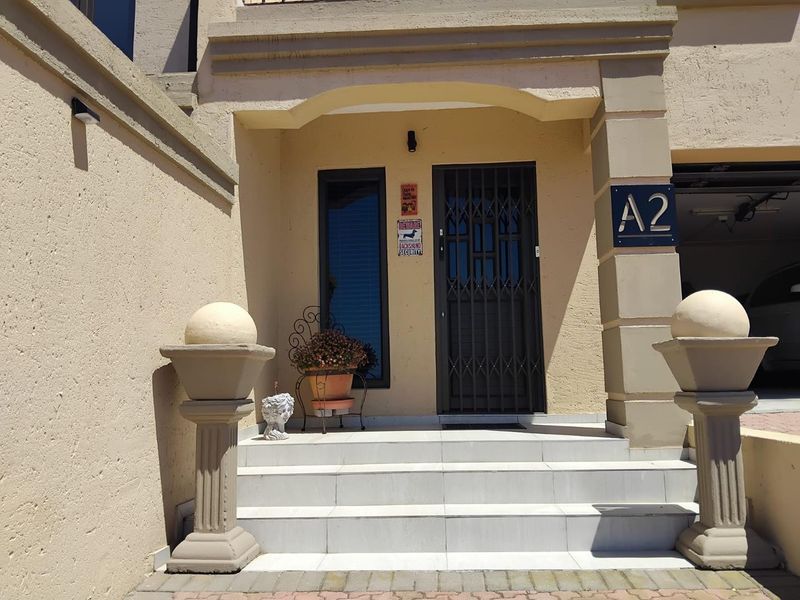 Charming Duet with Ocean Views in Island View, Mossel Bay - Photo 3