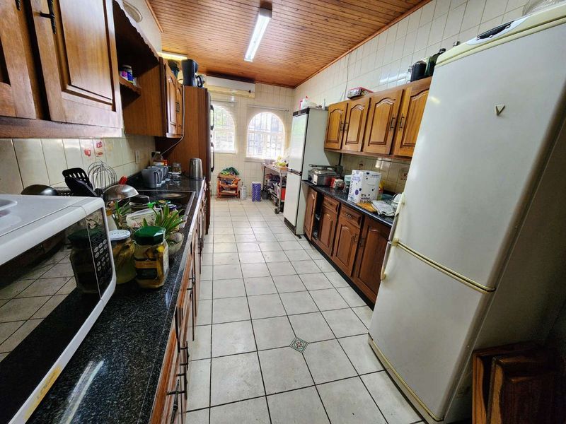 Fully Furnished Guesthouse Zoned for Special Use Near Embassies - Photo 5