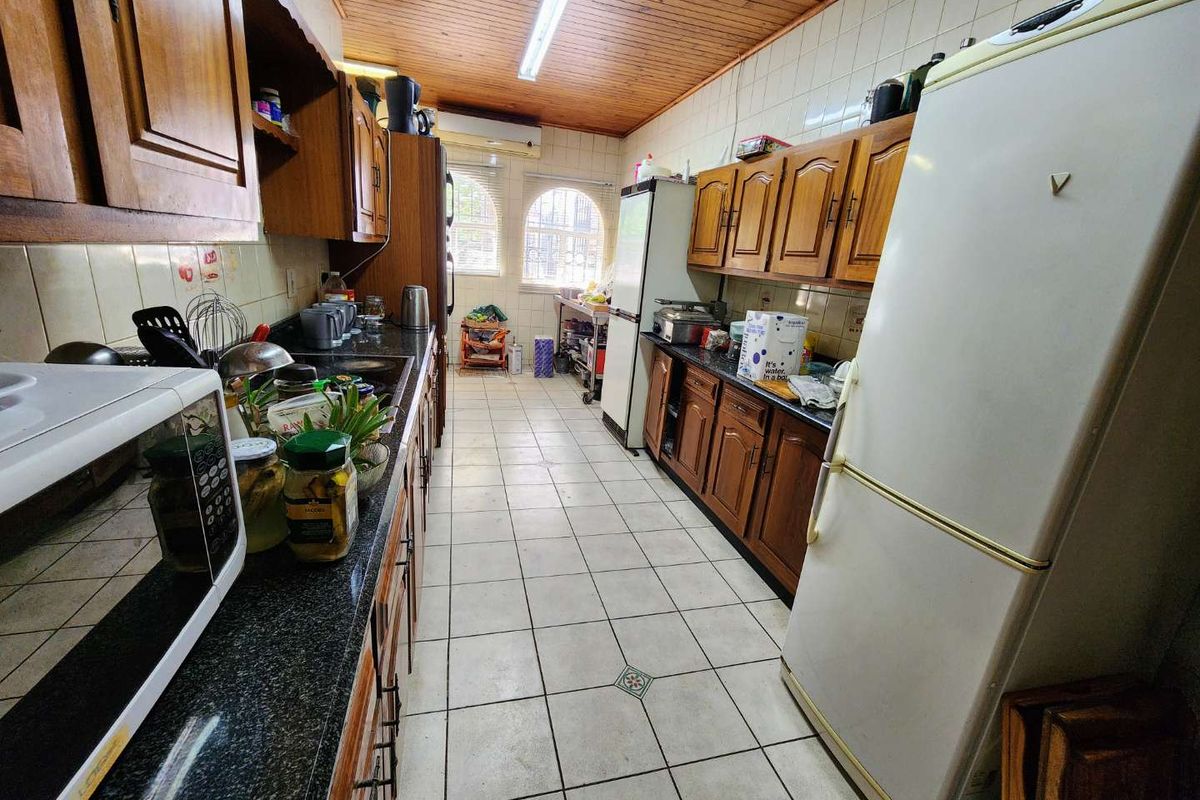 Fully Furnished Guesthouse Zoned for Special Use Near Embassies - Photo 5